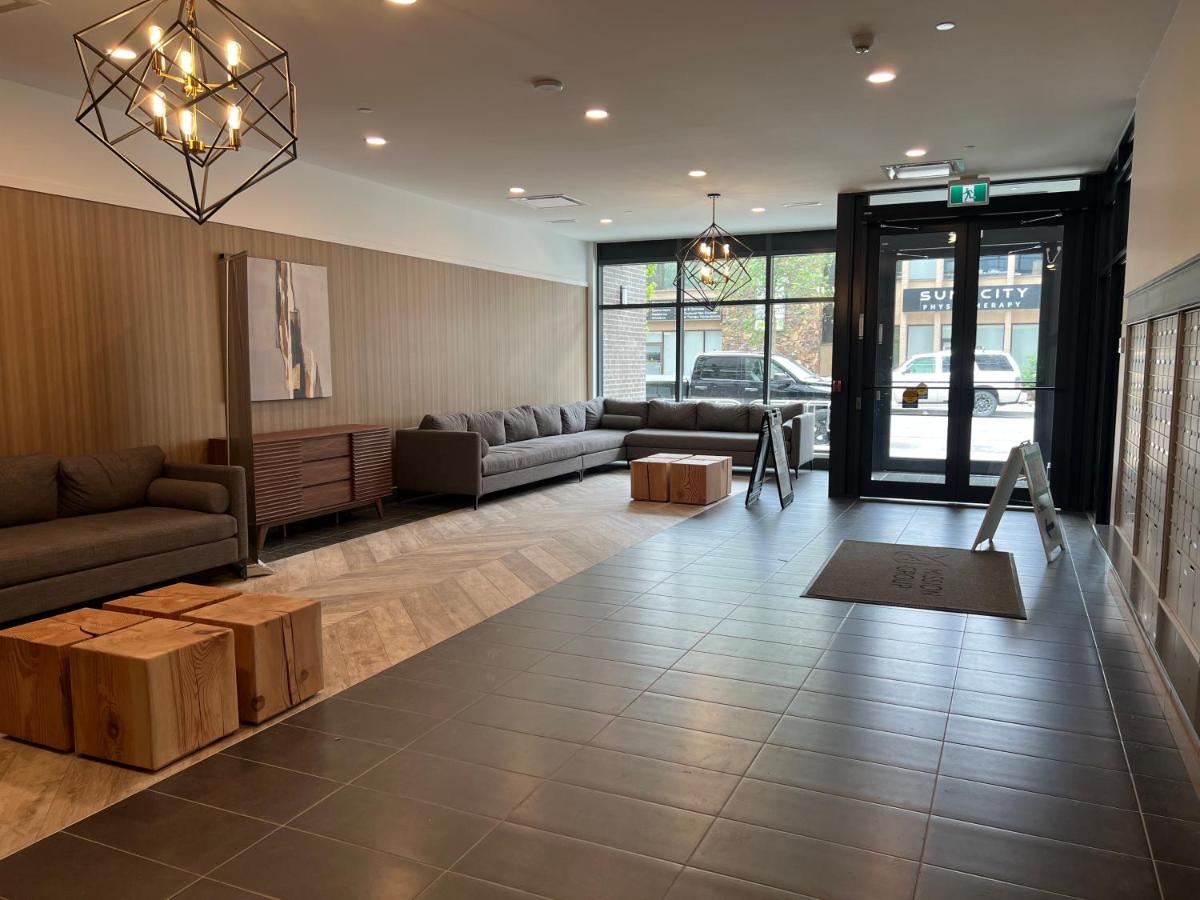 Amazing Brand New Lakeview Condo Downtown Келоуна Екстер'єр фото