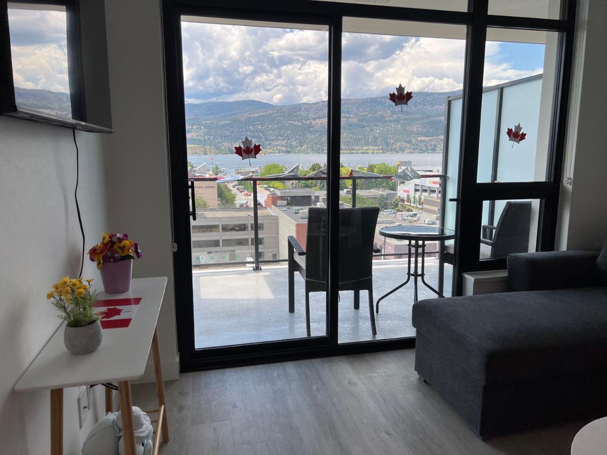 Amazing Brand New Lakeview Condo Downtown Келоуна Екстер'єр фото