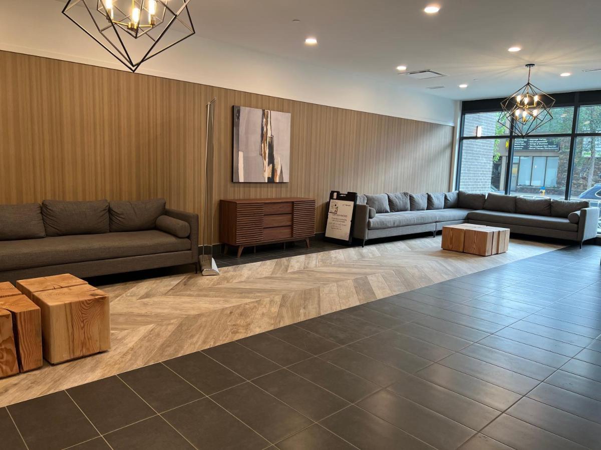 Amazing Brand New Lakeview Condo Downtown Келоуна Екстер'єр фото